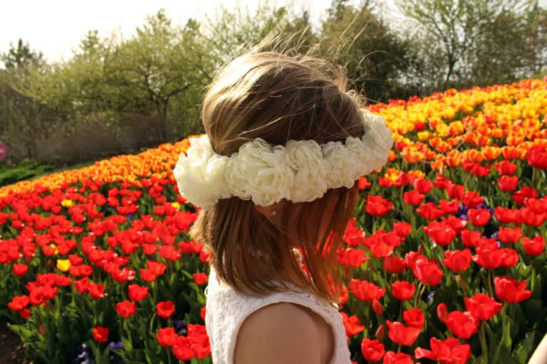 How to make a white flower crown