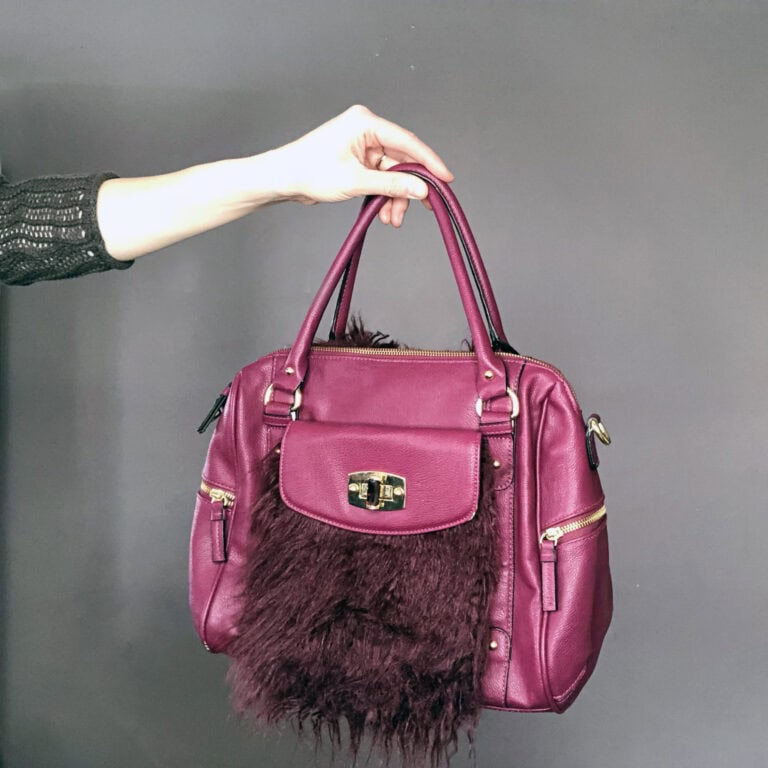 How to add fur to an old purse. A simple refashion DIY tutorial