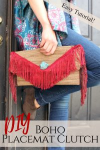 DIY this fringe woven clutch out of a kitchen placemat in less than 30 minutes .