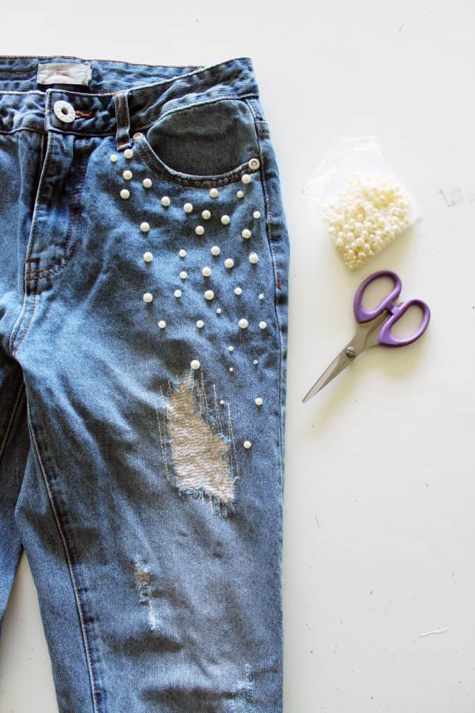 Add Pearl Beads To Your Old Jeans for a new look