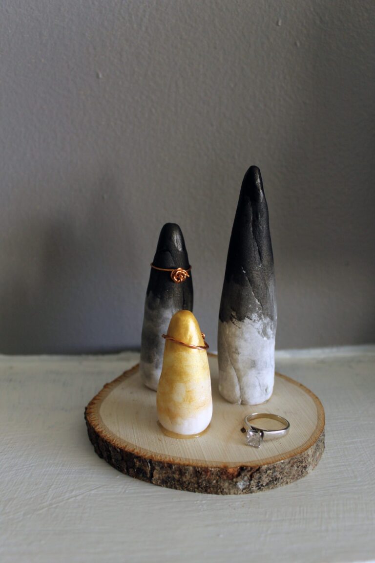Easy Clay Ombre DIY Ring Stand