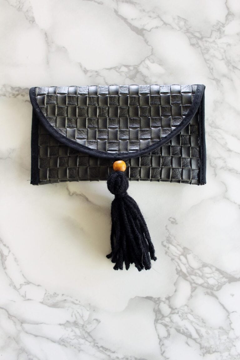 Basic Clutch sunglasses holder with FREE pdf printable pattern download