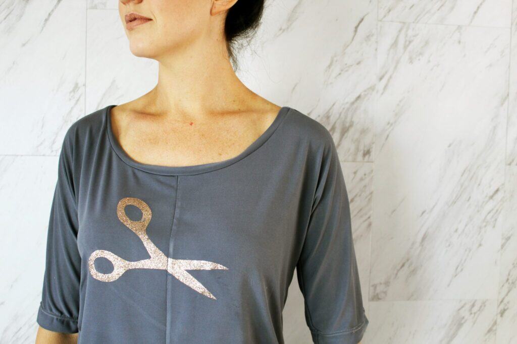 Easy clothing refashion idea. DIY Gold foil Printable Scissors Stencil