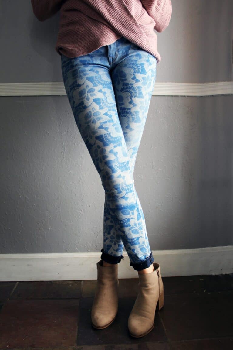 Easy upcycle jean refashion DIY. Use lace to create a stencil