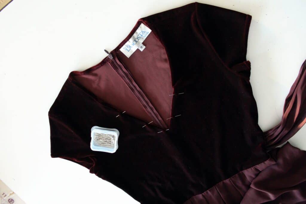 How to change the neckline of a top from a scoop neck to a v neck quick and easy DIY..