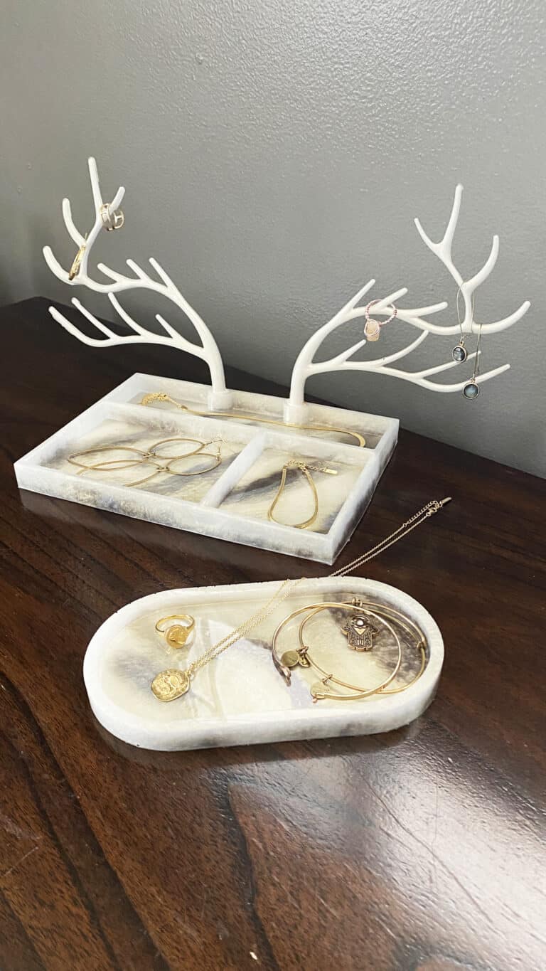 how to use epoxy resin for crafts and jewelry making